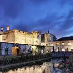 Hazlewood Castle & * Тадкастер
