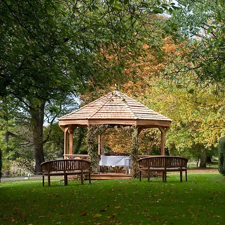 Gospodarstwo wiejskie Hazlewood Castle&spa