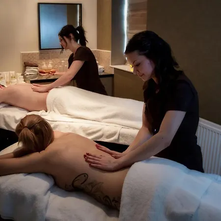 Country house Hazlewood Castle & *