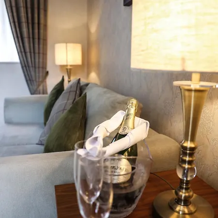Hazlewood Castle&spa Gospodarstwo wiejskie Tadcaster