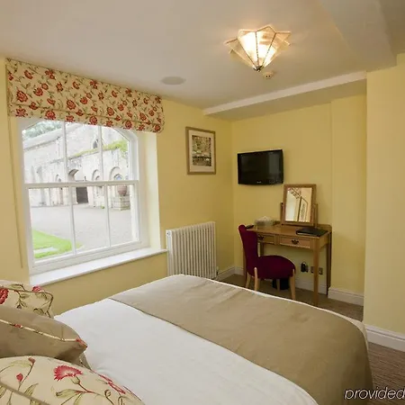 Country house Hazlewood Castle &