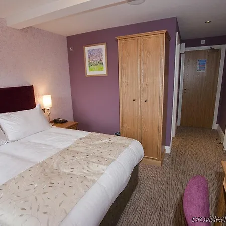 Hazlewood Castle & Country house Tadcaster
