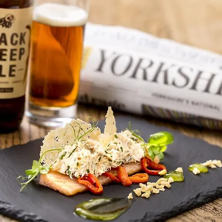 乡村民宿 Hazlewood Castle & 塔德卡斯特