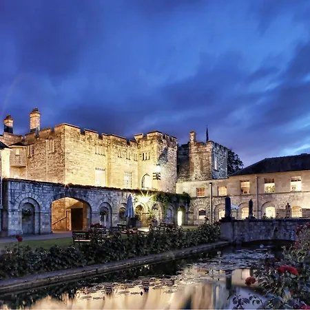 Hazlewood Castle & * Tadcaster