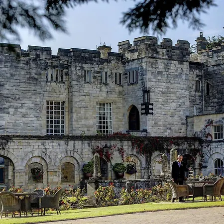 Country house Hazlewood Castle & Tadcaster