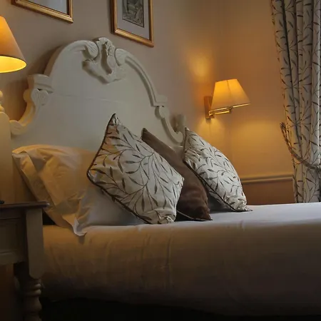 Country house Hazlewood Castle & *