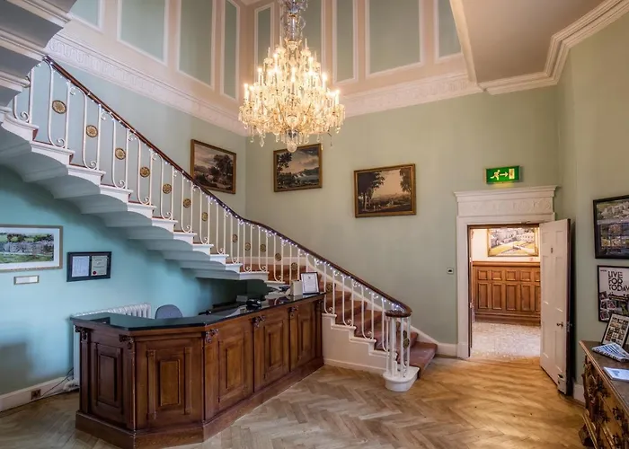 Landhaus Hazlewood Castle &