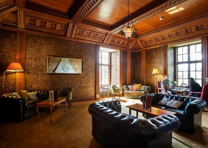 Hazlewood Castle & * Tadcaster