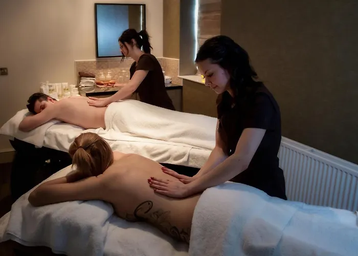 Séjour à la campagne Hazlewood Castle & *