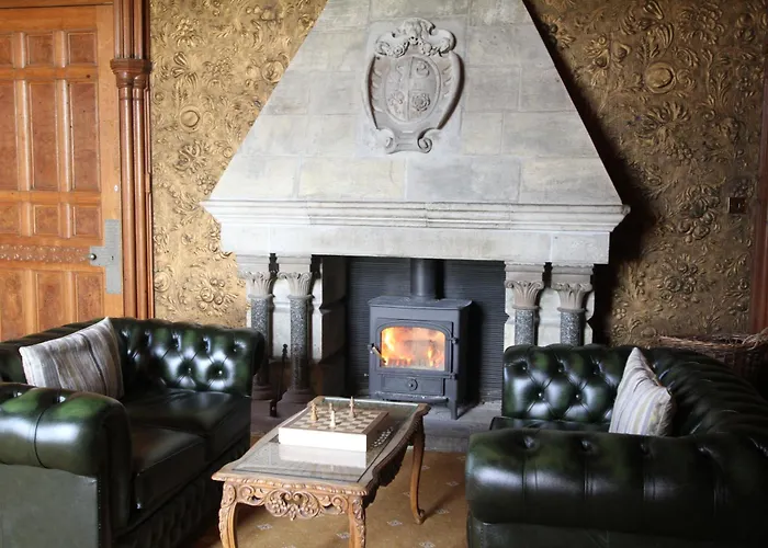 Country house Hazlewood Castle & Tadcaster