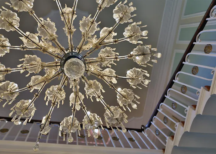 Country house Hazlewood Castle & Tadcaster