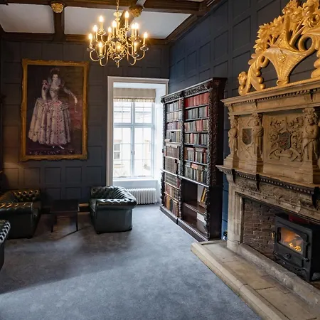 Hazlewood Castle & تادكاستر