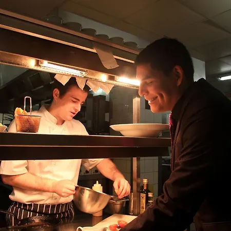 منزل ريفي Hazlewood Castle & *