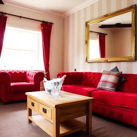 منزل ريفي Hazlewood Castle &