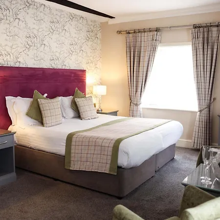 Hazlewood Castle & منزل ريفي تادكاستر