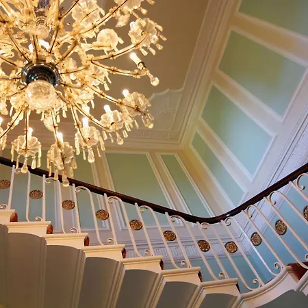 منزل ريفي Hazlewood Castle & *