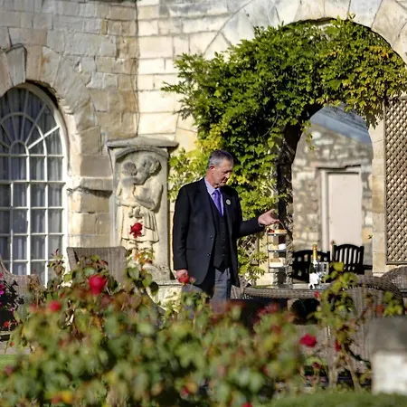 Hazlewood Castle & منزل ريفي *