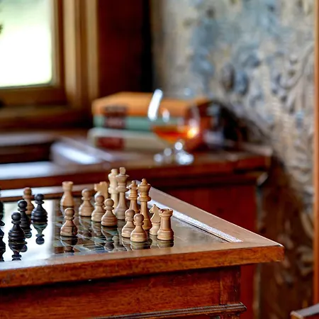 Hazlewood Castle & * تادكاستر